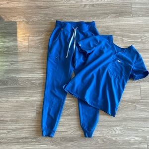 Figs Catarina top and jogger bottom
